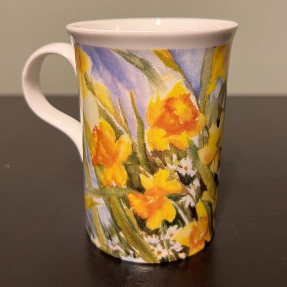 Two Fine Bone China Cups ~ Art by Sue Ellen Wilder ~ Iris ~ Daffodils ~ England - Picture 3 of 8